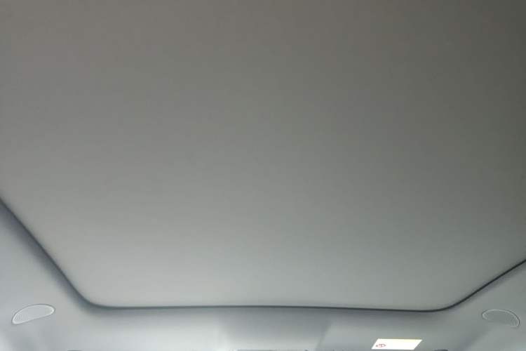 Used Li Auto i6 2025 Model Four-Wheel-Drive Standard Type
