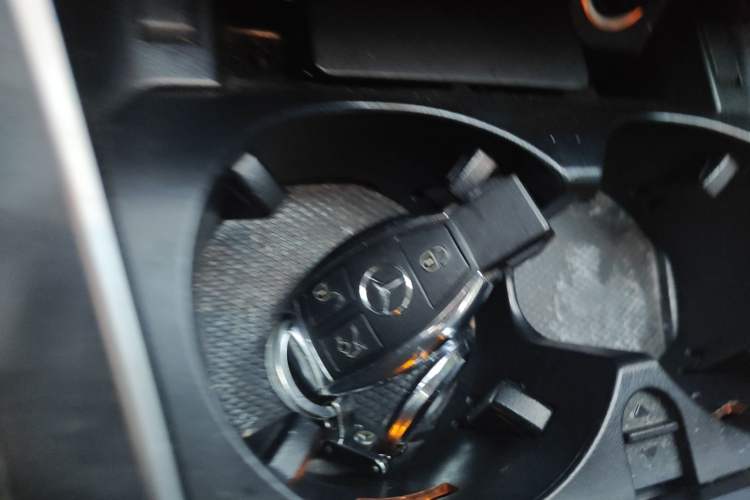 Used Mercedes-Benz C-Class 2016 C 200 L Sport Edition Vehicle Key