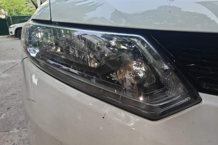 Used Nissan X-Trail 2016 2.0L CVT Smart Enjoyment Version 4WD
