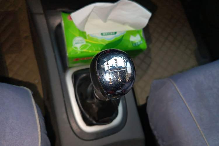 Used Dongfeng Shuaike 2011 1.6L Manual Comfort 7-Seater