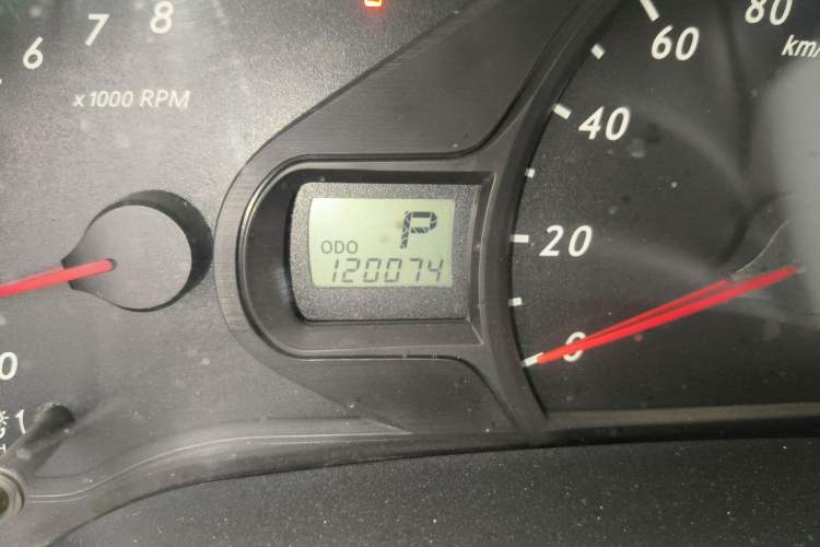 Used Toyota SIENNA  Odometer Close Up