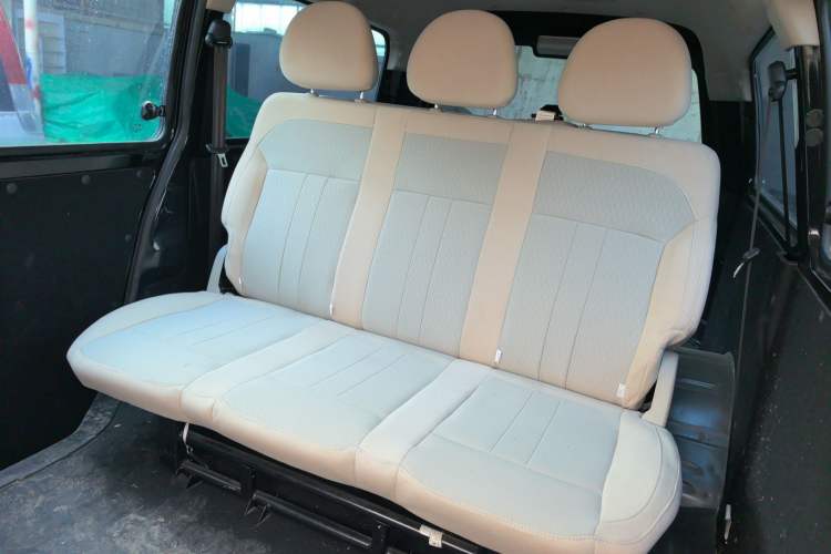 Used FORTHING Lingzhi 2022 M5 1.6L Practical Model 5 Seats