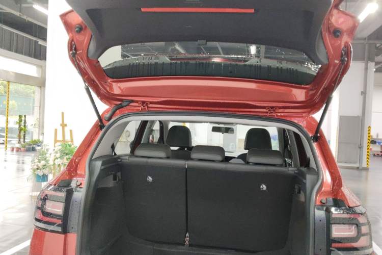 Used Volkswagen Tacqua 2020 1.5L Automatic Yue Trunk