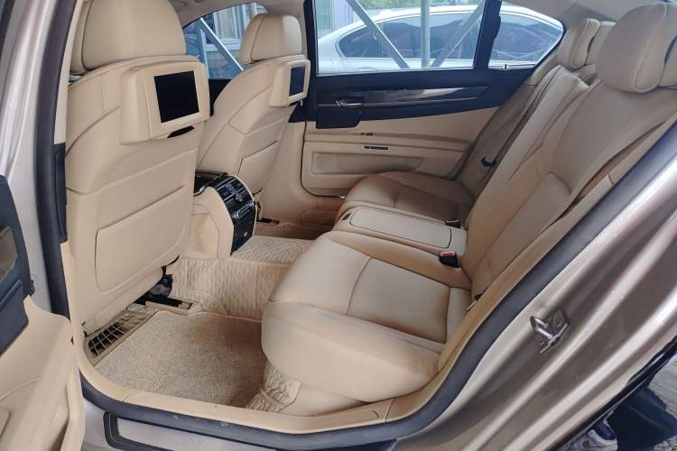 Used BMW 7 Series 2009 740Li Luxury Model
