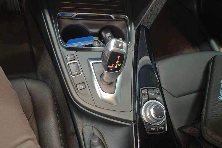 Used BMW 3 Series 2016 320Li Fashion Model Gear Lever