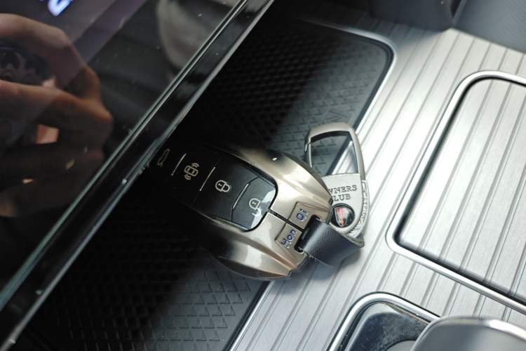 Used Hongqi HS7 PHEV 2024 2.0T PHEV Four-Wheel Drive Flagship Edition 7 Seats