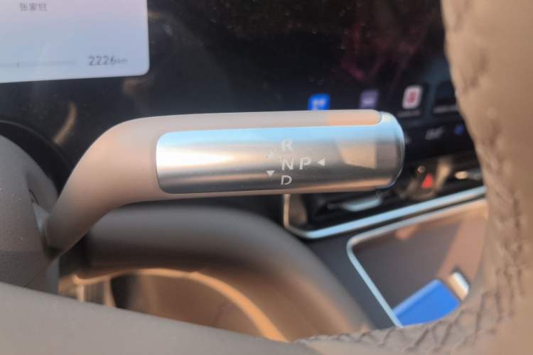 Used Hima AITO M9 2025 All-Electric Ultra Version 100 kWh 5-Seater Model Gear Lever