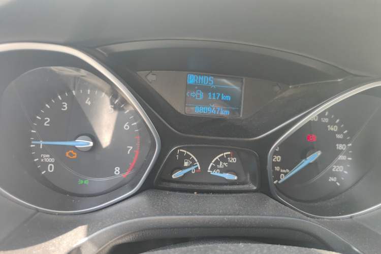 Used Ford Focus 2015 Hatchback EcoBoost 125 Automatic Supreme Style Edition Odometer Close Up