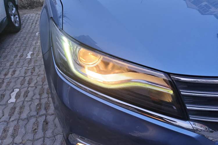 Used Roewe RX5 2016 20T Two-Wheel Drive Automatic Internet Smart Edition