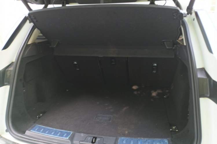 Used Land Rover Range Evoque 2022 Facelifted Aurora L 249 PS R-Dynamic Luxury Edition Trunk