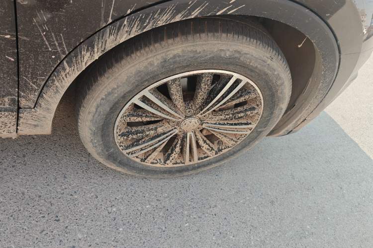 Used Volkswagen Tiguan L 2018 380TSI Automatic All-Wheel Drive Luxury Edition Right Front Wheel Hub