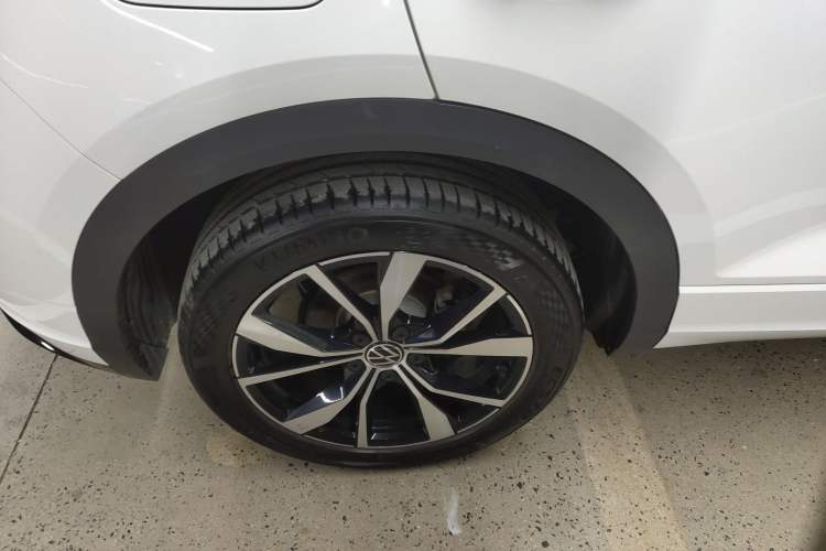 Used Volkswagen T-ROC 2023 300TSI DSG Two-Wheel-Drive Chen Guang Edition
