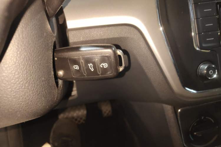 Used Volkswagen Lavida 2015 1.6L Automatic Comfort Edition Interior 1