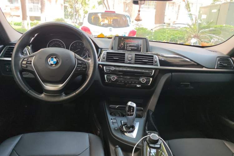 Used BMW 3 Series 2017 320Li Fashion Model
