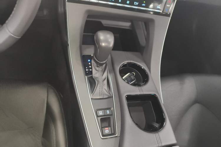 Used Toyota Avalon 2019 2.0L XLE Premium Edition China VI