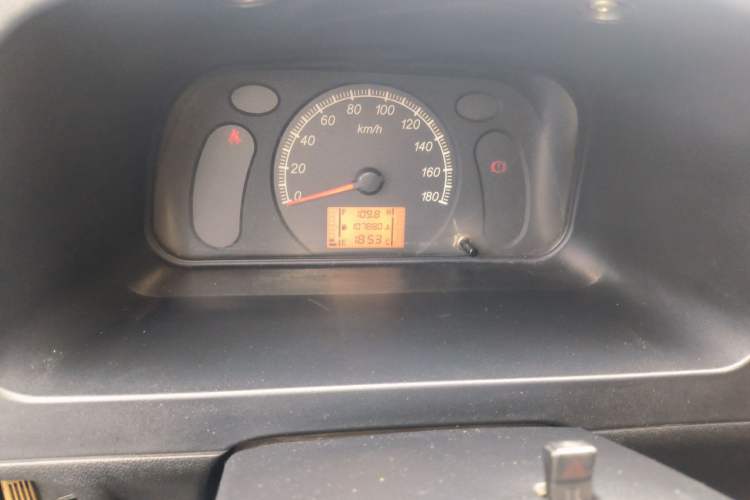 Used Wuling Zhiguang 2015 1.2L Standard Model LSI
