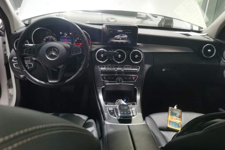 Used Mercedes-Benz C-Class 2018 C 200 L Sport Edition Center Console