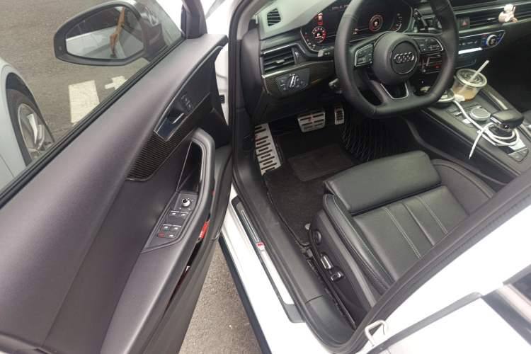 Used Audi A4L 2019 40 TFSI Fashion Edition China VI Emission Standard