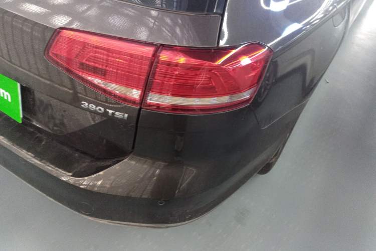 Used Volkswagen Variant 2017 380TSI Two-Wheel Drive Comfort Edition