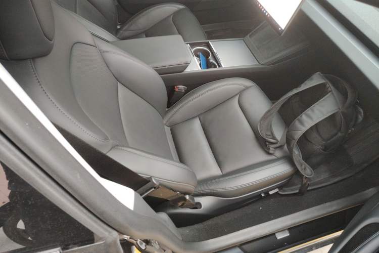 Used Tesla Model 3 2023 Rear-Wheel-Drive Version
