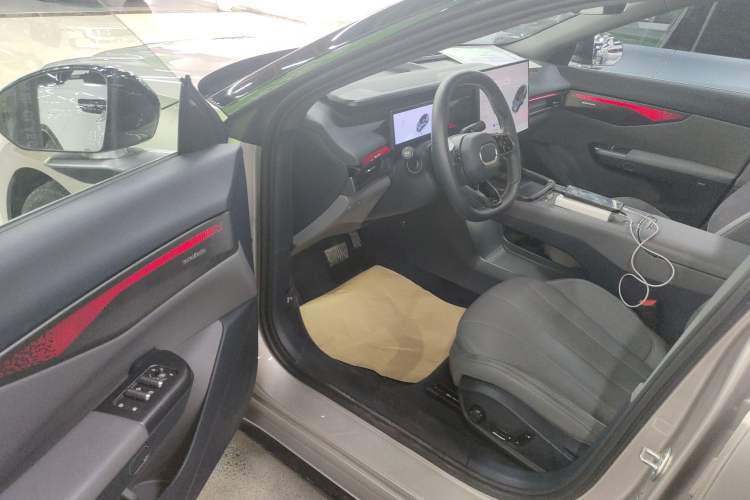 Used Lynk & Co 07 2024 EM-P 126 Long-Range Halo