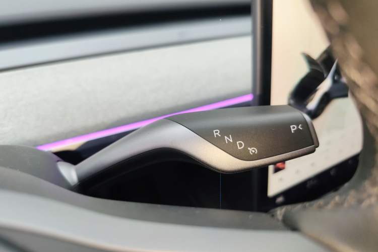 Used Tesla Model Y 2024 Long-Range All-Wheel-Drive Version
