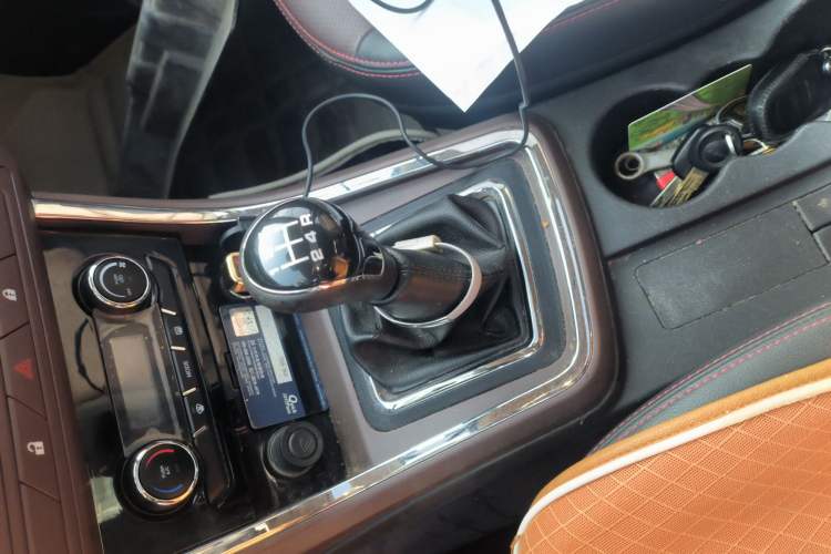 Used Lifan Auto Myway 2016 1.5L Manual Elite Version Gear Lever