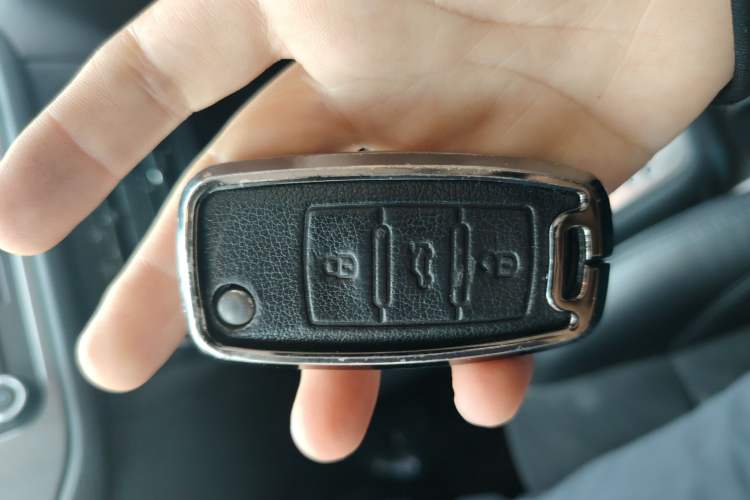 Used Volkswagen Tiguan 2010 2.0 TSI Automatic All-Wheel Drive Flagship Navigation Edition Vehicle Key