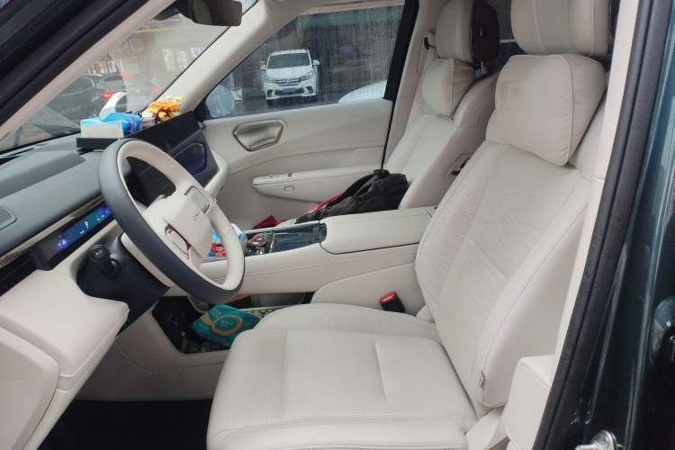 Used Lynk & Co 900 2025 2.0T Ultra Left Front Seat