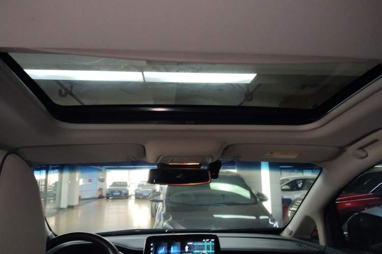 Used Buick GL8 2021 Land Cruiser Executive Class 652T Luxury Model
