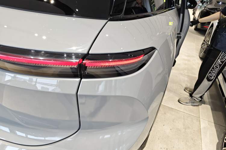 Used Nio ES6 2024 75 kWh Right Rear Taillight