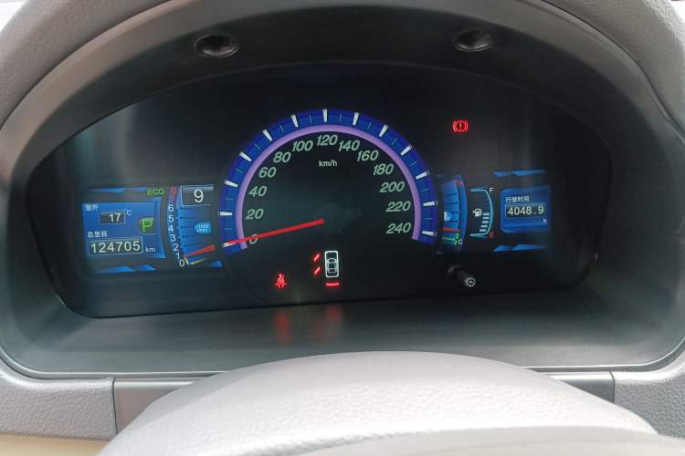 Used BYD M6 2015 2.4L Automatic Prestige Edition Instrument Cluster