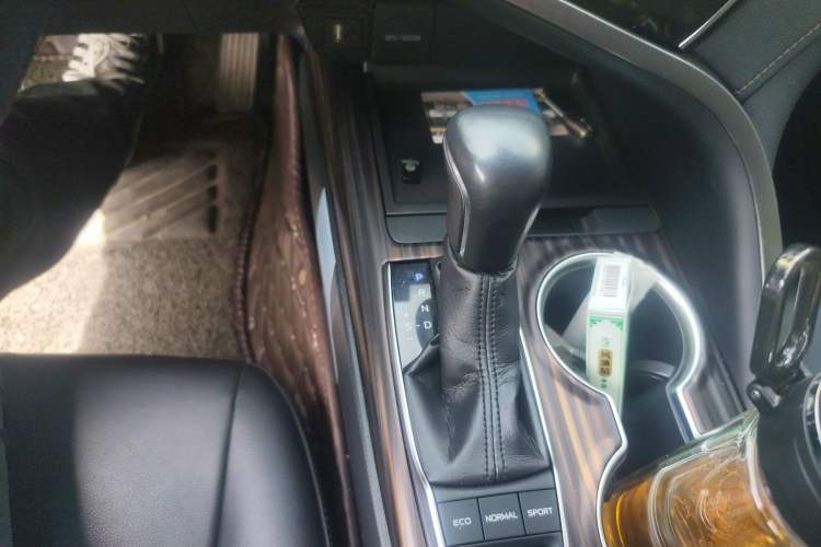 Used Toyota Camry 2018 2.5G Luxury Edition
