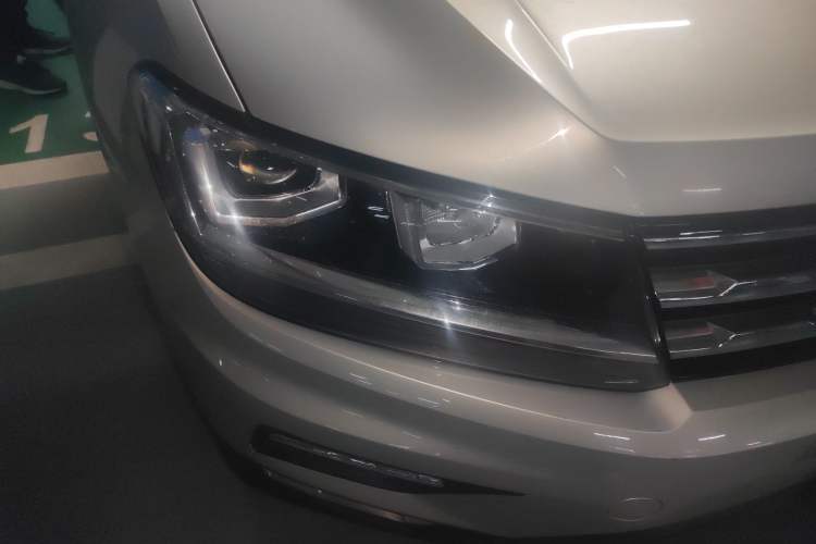 Used Volkswagen Tiguan L 2017 330TSI Automatic Two-Wheel Drive Luxury Edition
