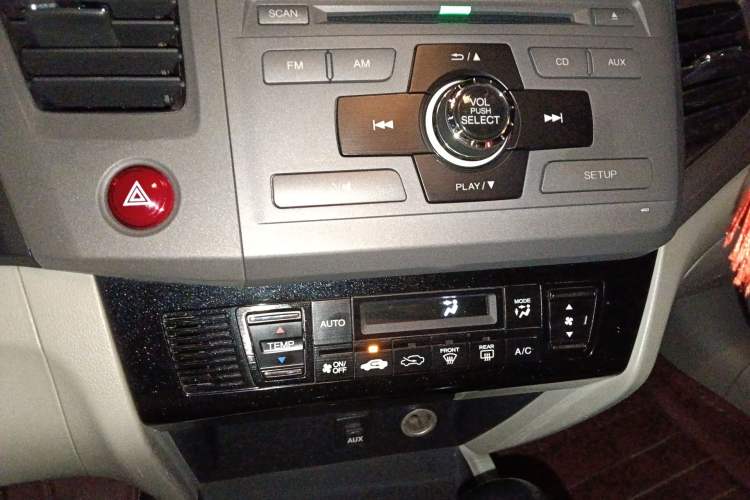 Used Honda Civic 2013 10th Anniversary 1.8L Automatic Luxury Edition Audio And AC Panel