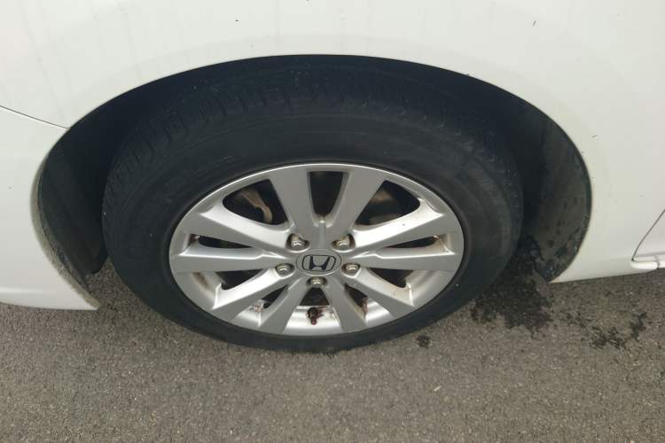 Used Honda Civic 2014 1.8L automatic comfort version Left Front Wheel Hub