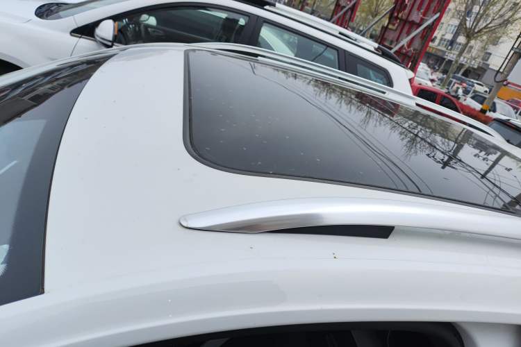 Used Volkswagen T-ROC 2024 300TSI DSG Two-Wheel-Drive Chen Guang Edition Roof