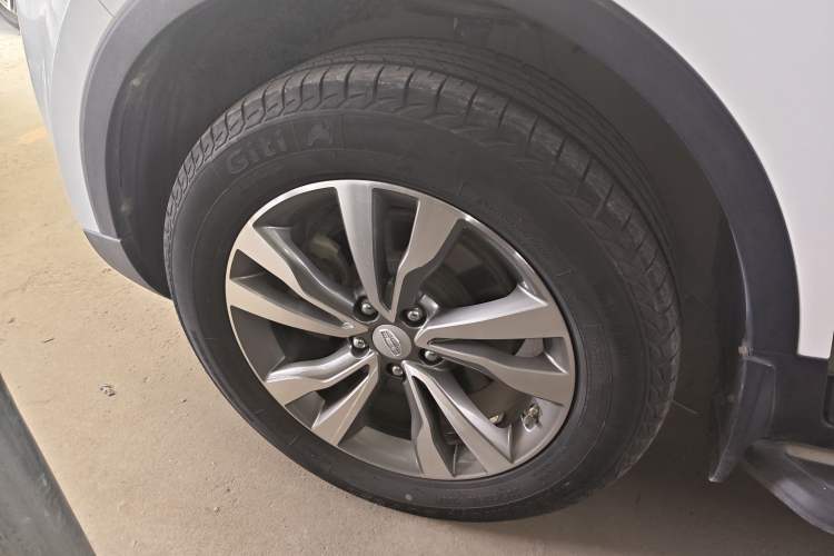 Used Geely Auto Emgrand X7 Sport 2016 2.0L Manual ZhiShang Version
