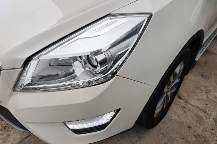 Used BAIC Senova X65 2015 2.0T Automatic Elite Model Left Front Headlight