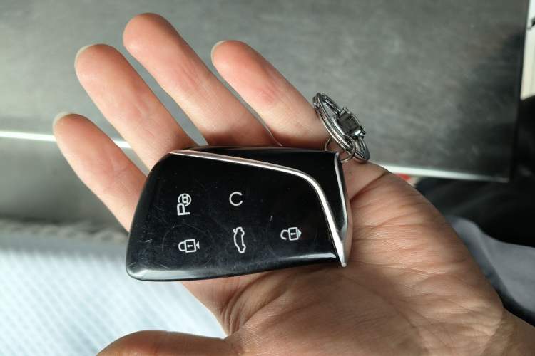 Used Dongfeng Aeolus Huge 2022 Mach Power 1.5T DareDrive Edition · Smart
