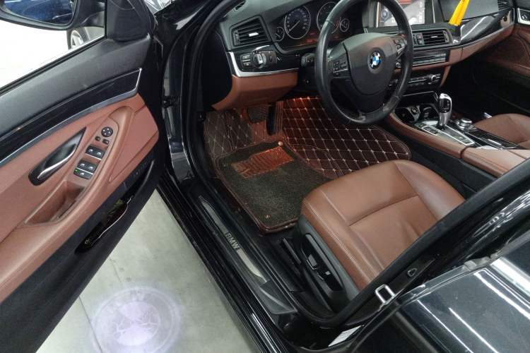 Used BMW 5 Series 2014 520Li Elegant Model
