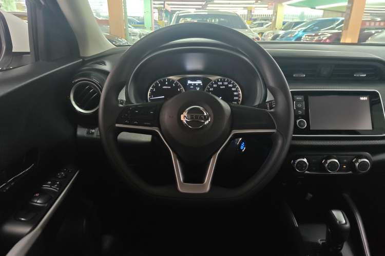 Used Nissan Kicks 2020 1.5L XL CVT Cool Enjoyment Edition Steering Wheel