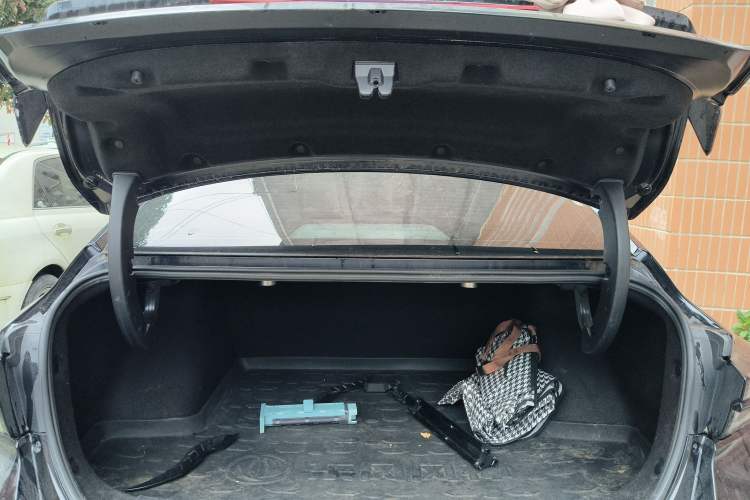 Used Dongfeng Aeolus Yixuan MAX 2021 1.5T Dark Night Sharp Edition Trunk