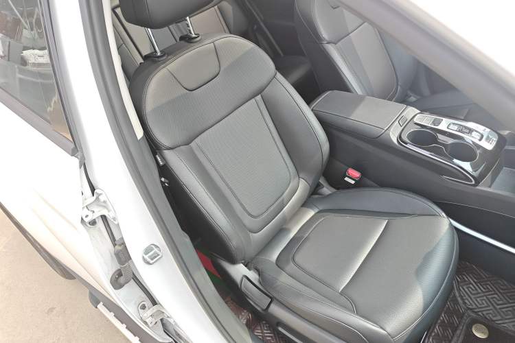 Used Hyundai Tucson 2023 Tucson L 1.5T Automatic Two-Wheel Drive GLX Elite Edition Right Front Seat