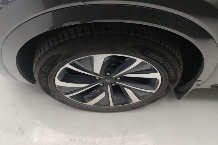 Used Li Auto ONE 2021 Extended-Range 6-Seater Version Left Front Wheel Hub