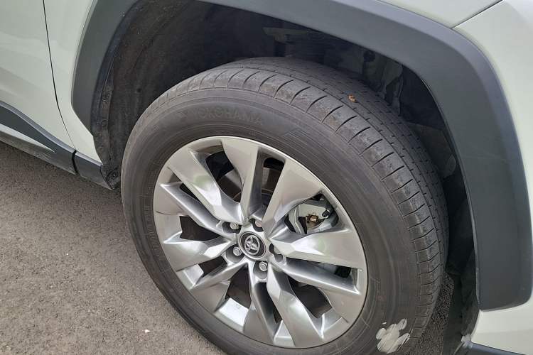 Used Toyota Wildlander 2024 2.0L CVT Two-Wheel Drive Leading Edition Right Front Wheel Hub