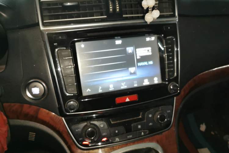 Used Haval H6 2015 Revised Version Sport Edition 1.5T Manual Transmission Two-Wheel Drive Elite Grade Audio And AC Panel