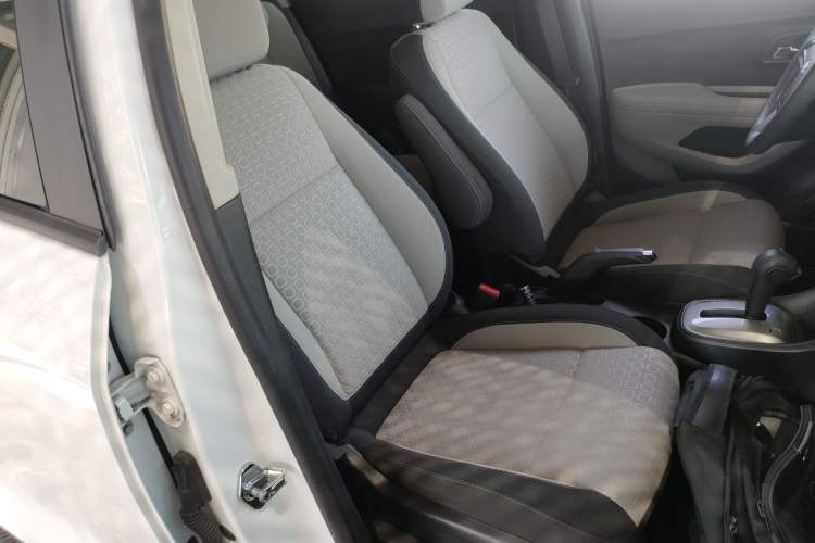 Used Chevrolet Trax 2014 1.4T Automatic Two-Wheel Drive Comfort Version Right Front Seat