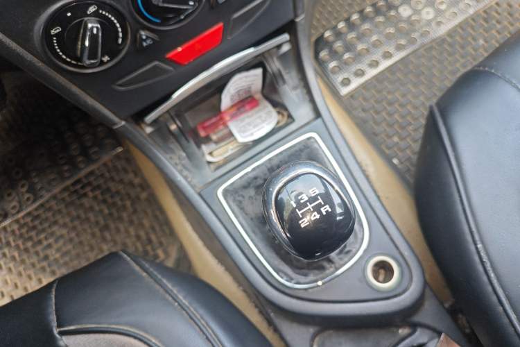 Used Dongfeng Aeolus H30 2011 1.6L Automatic ZunYa Model