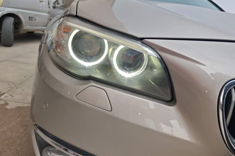 Used BMW 5 Series 2014 520Li Elegant Model
